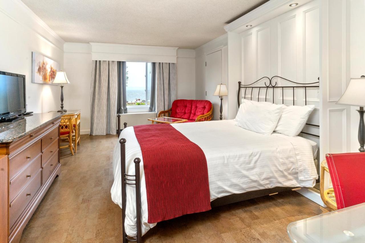 Des 21 Inn La Baie